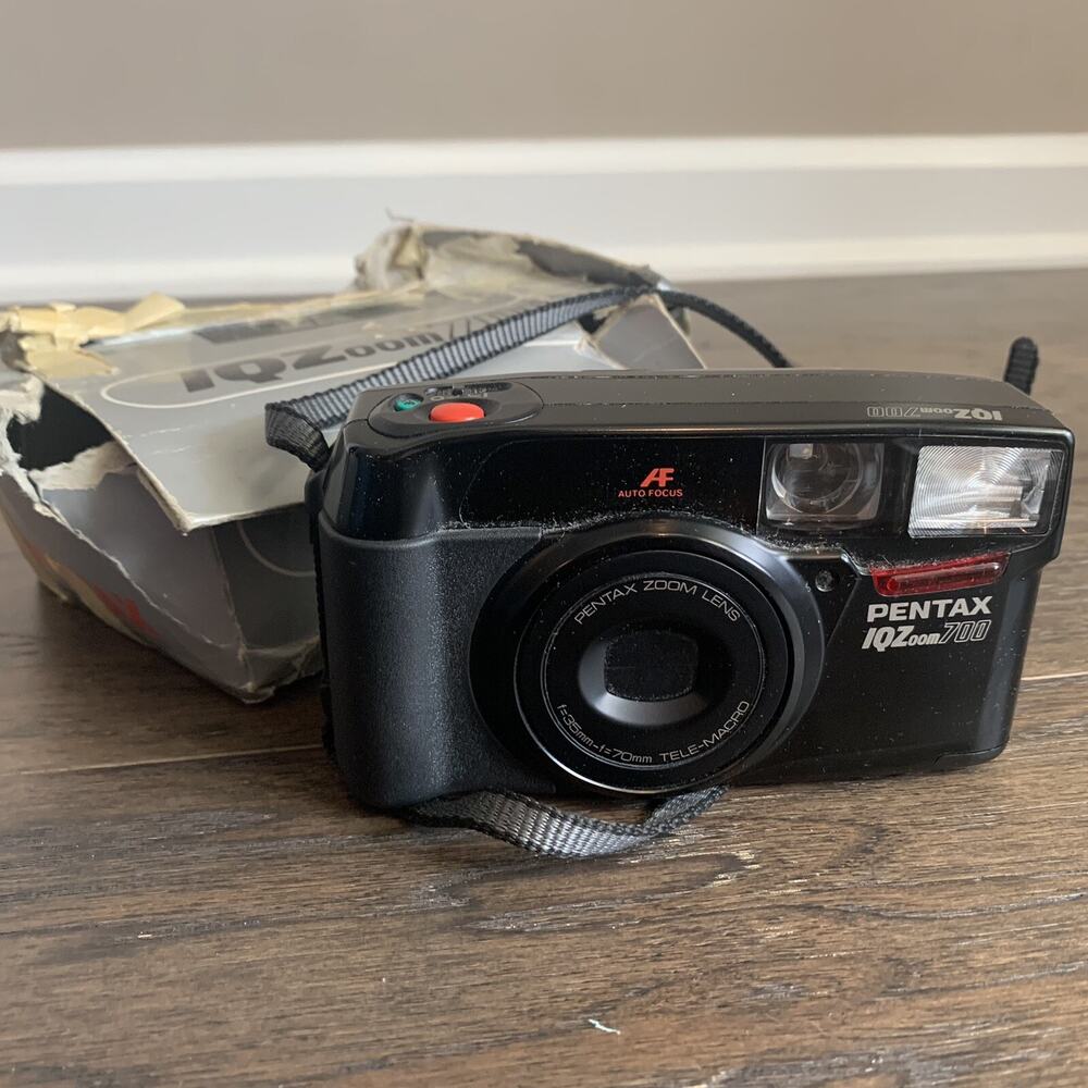 Pentax IQZoom 700 35mm Point & Shoot Film Camera Black Untested As Is